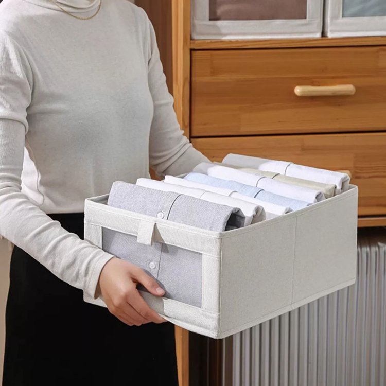 引き出し式衣類整理ケースです