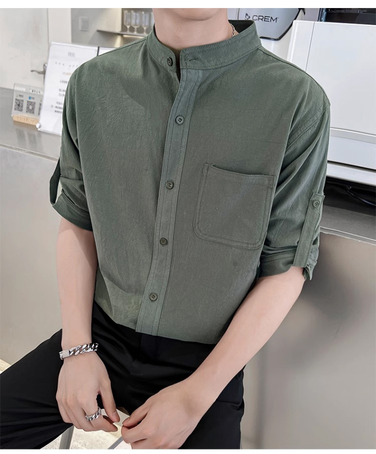 清涼感ある綿麻シャツの袖部分