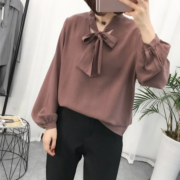 【深Ｖネックブラウス】オシャレ　独特なデザイン　シフォン生地  　サラサラ感　コーデしやすい