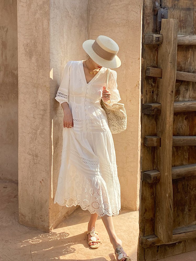 Dámské značkové vyšívané sváteční šaty