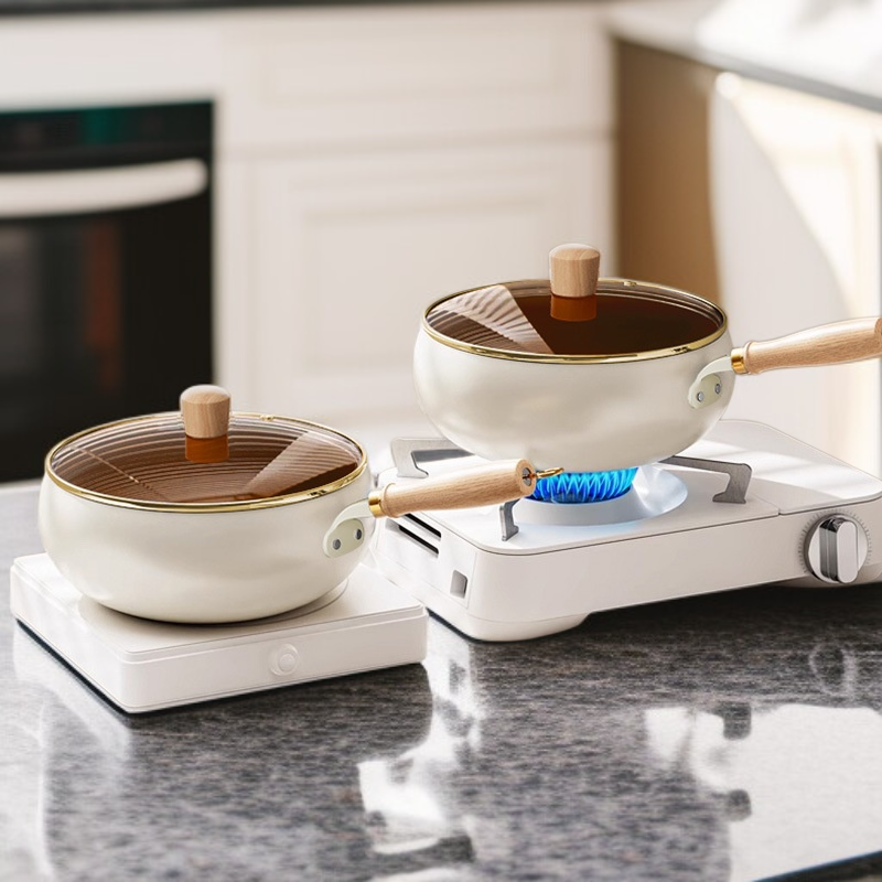 새로운 가정용 작은 철냄비 크리스털냄비 미니 작은 끈적임 큰 배 볶음냄비 여자 좋은 도우미 티타늄 크리스털 작은 철냄비