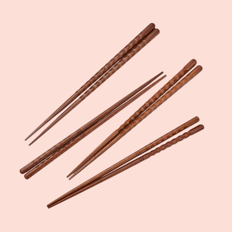 手彫りの尖った寿司用箸