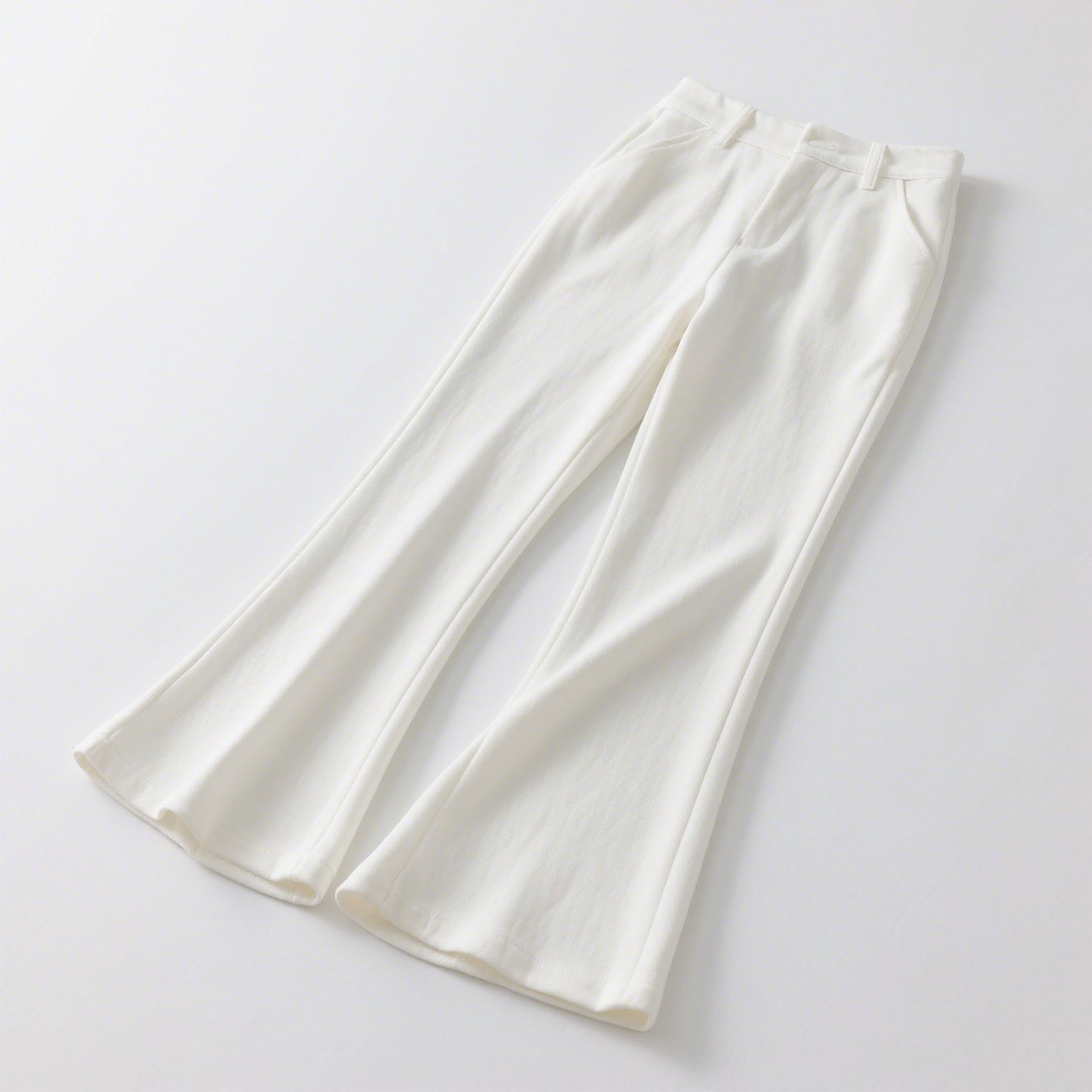 白色フレアスラックス