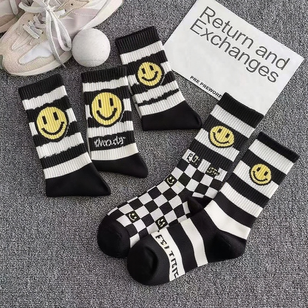 스트라이프 스타일의 트렌디한 겨울 스타킹