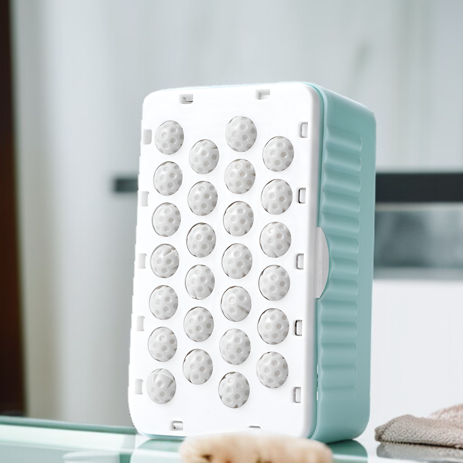 Foaming laundry soap box