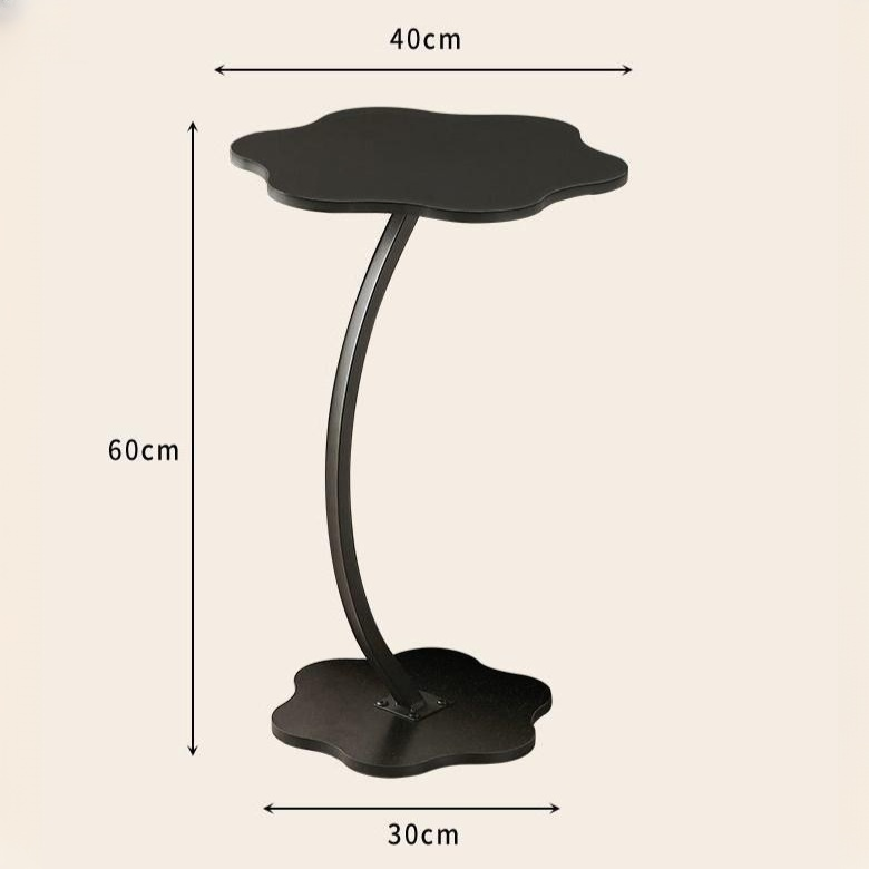 유럽풍 패션 창의 꽃잎 모양 티 테이블