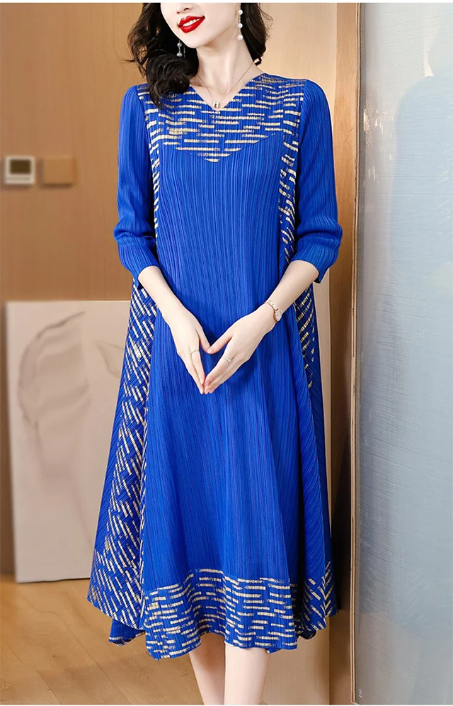 長袖デザインの秋ワンピース