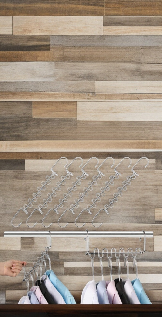 Stylový design porézního věšáku v interiéru