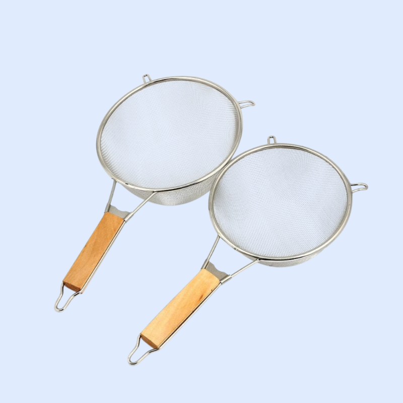 나무 손잡이가 달린 체