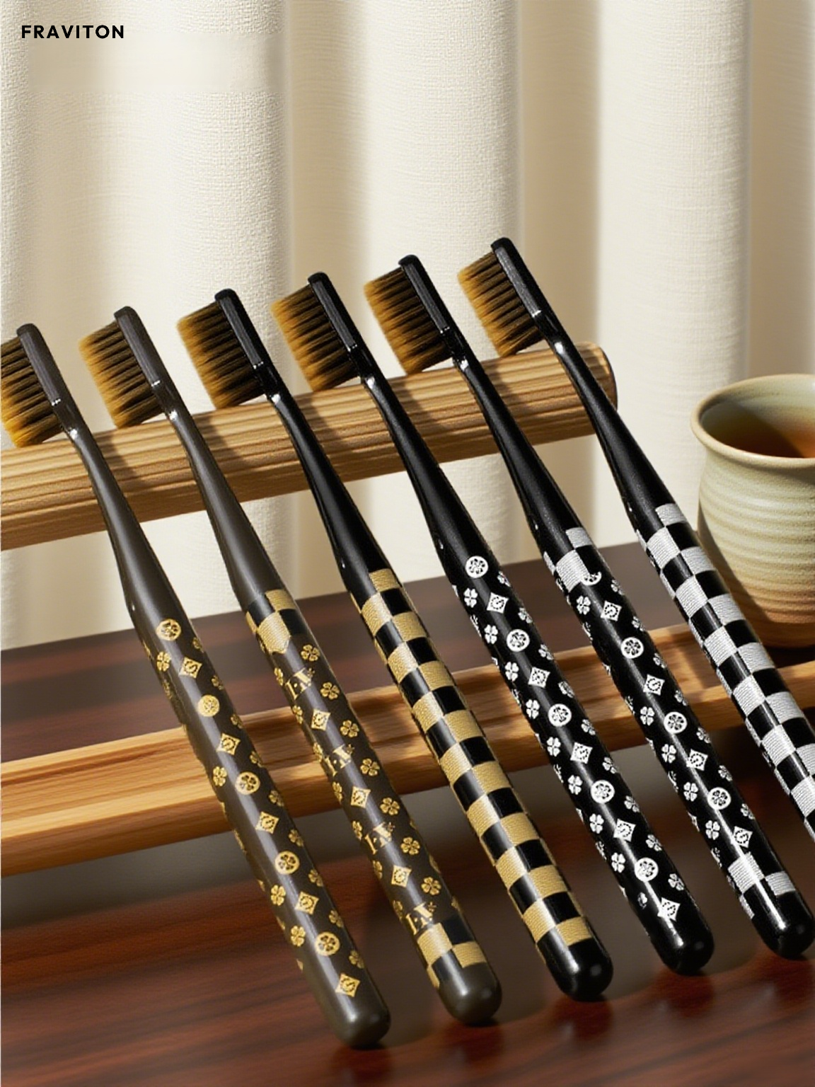 고급스러운 커플 칫솔 케이스 디자인