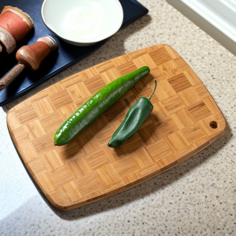 لوح تقطيع معلق من الخيزران