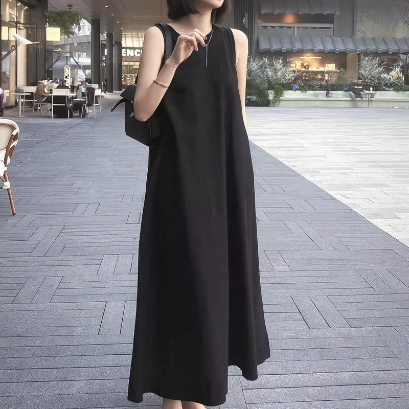 여름용 시원한 소재의 롱스커트 뒷모습