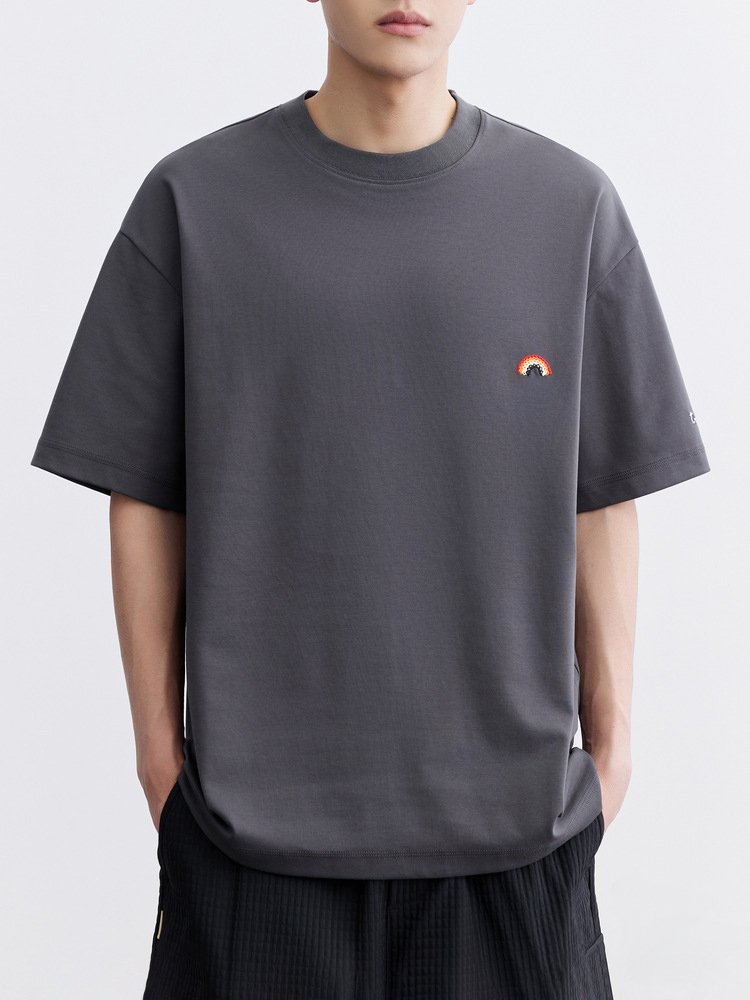 Pánské vyšívané tričko s krátkým rukávem a kulatým výstřihem