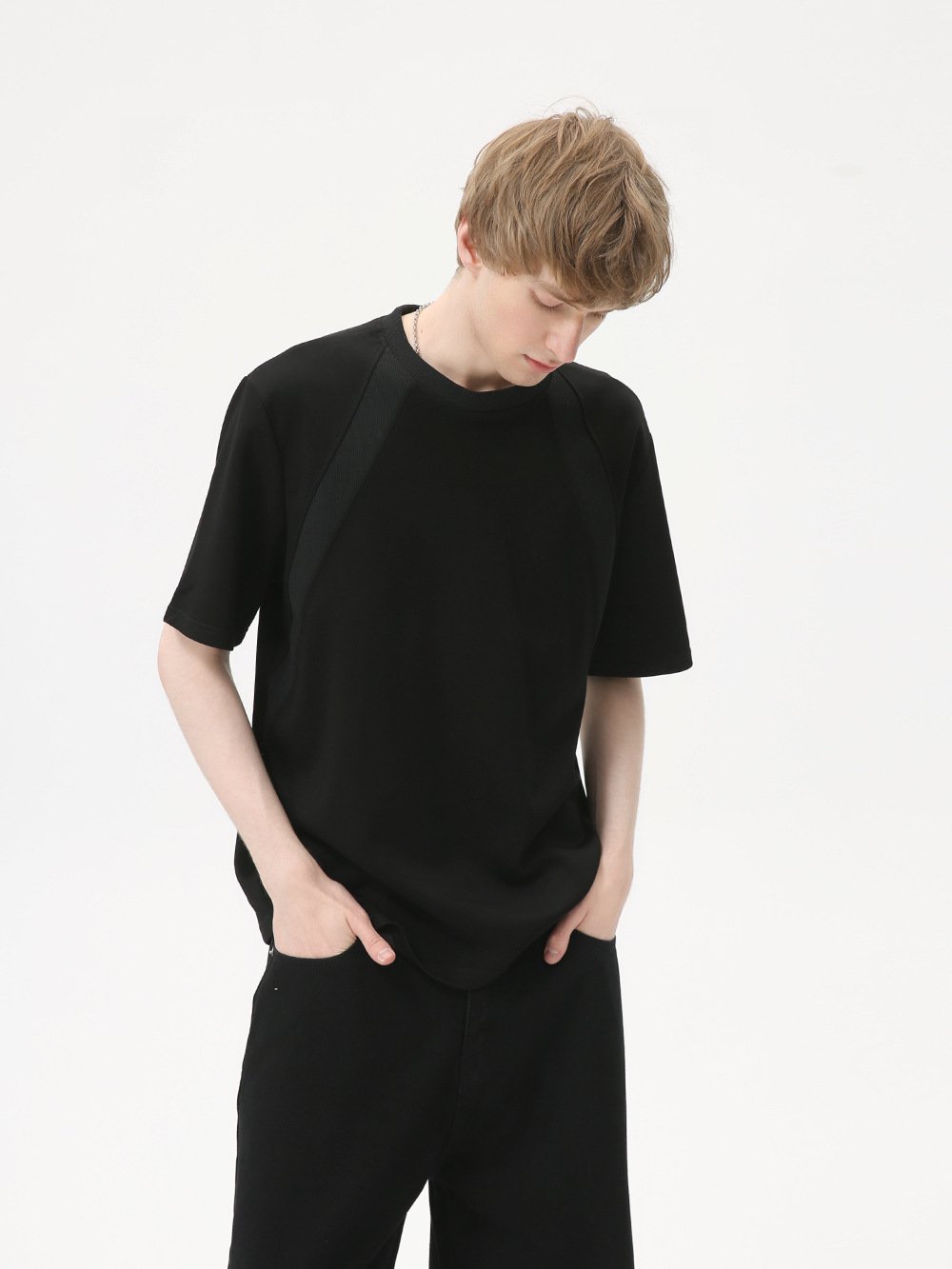 Volné krátké rukávy