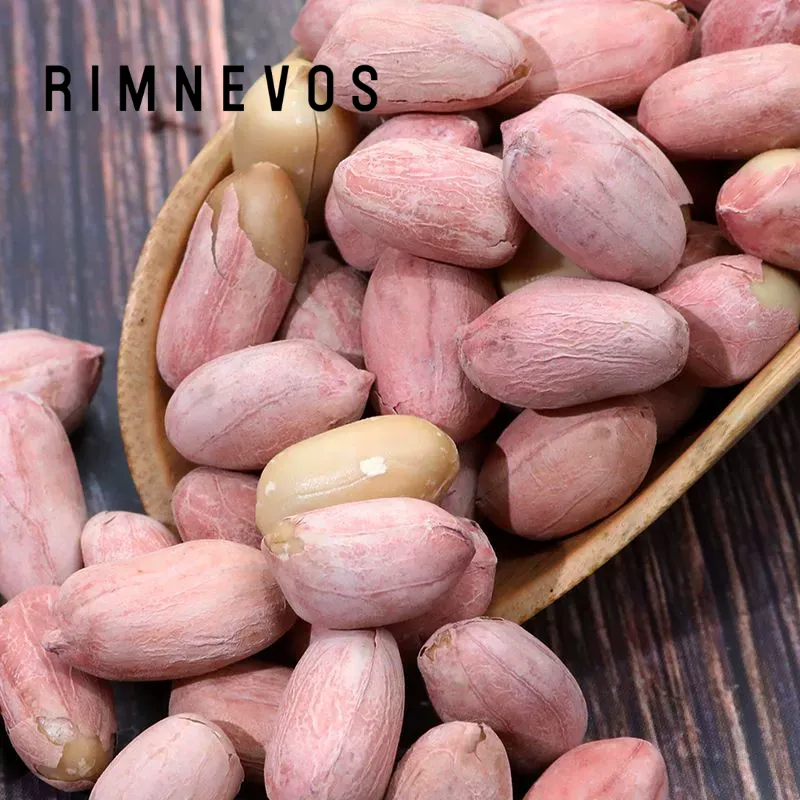 新鮮なピーナッツをローストしている様子