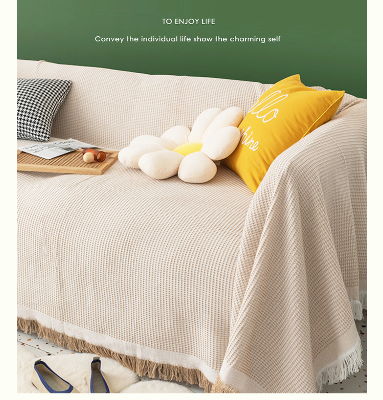 様々なサイズに対応したユニバーサルソファカバーのバリエーション