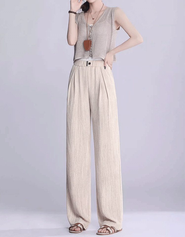 着痩せ効果のあるドレープ性ワイドパンツ