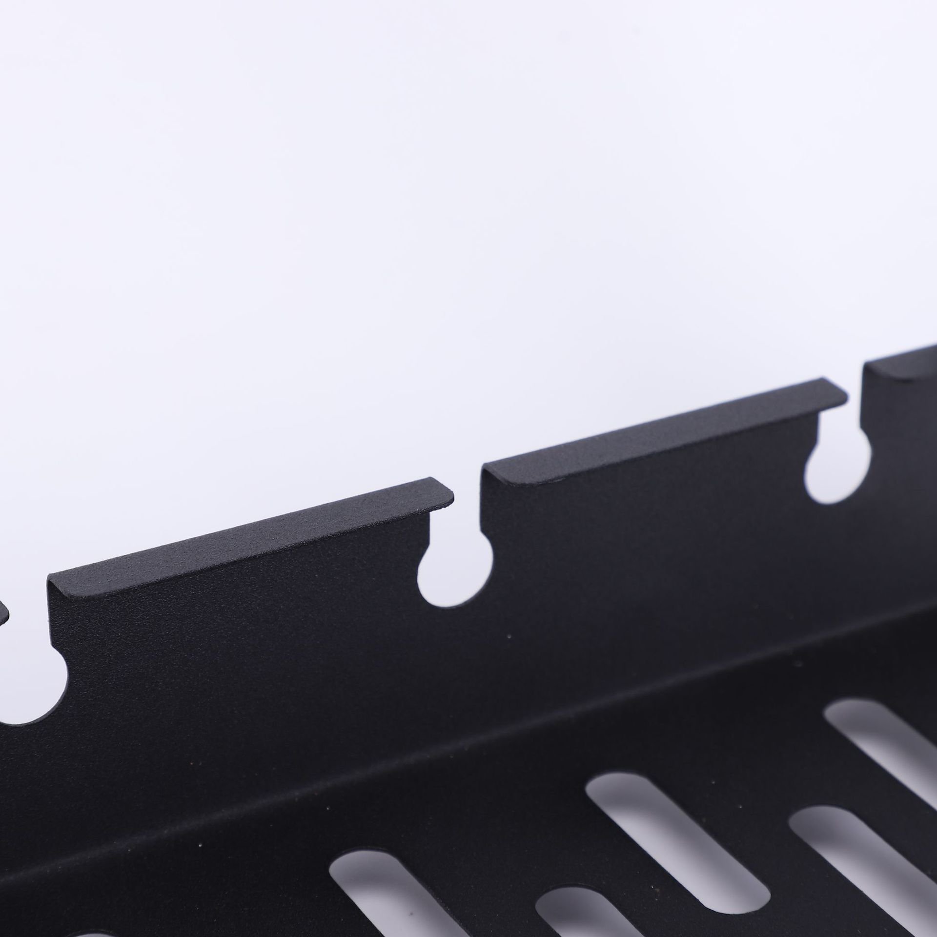 オフィスやキッチンでも使える多用途収納フレーム