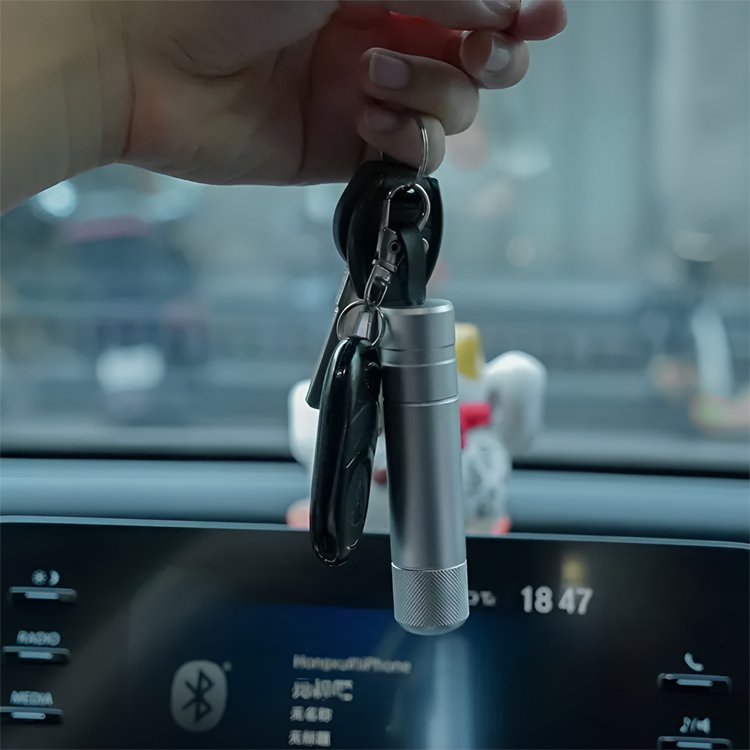 Two-in-One Car Safety Hammer