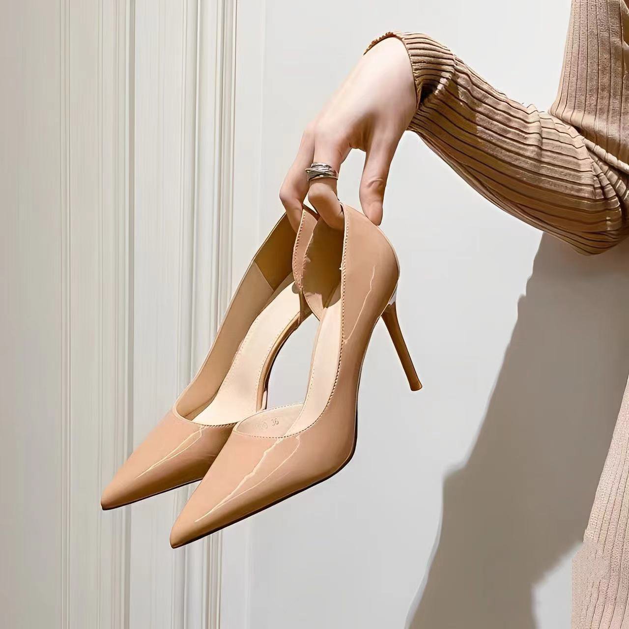 フレンチデザイン感ヌードカラーの尖った細ヒールで疲れないキャリアシューズ女性