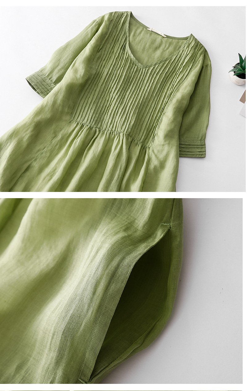 レトロ感漂うレディースロングスカート着用例