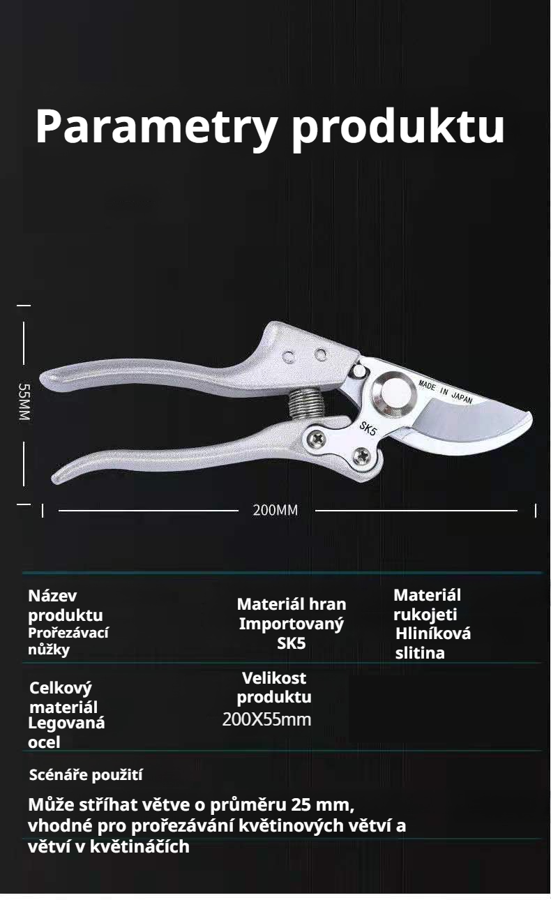 Stříhání větví zahradnickými nůžkami
