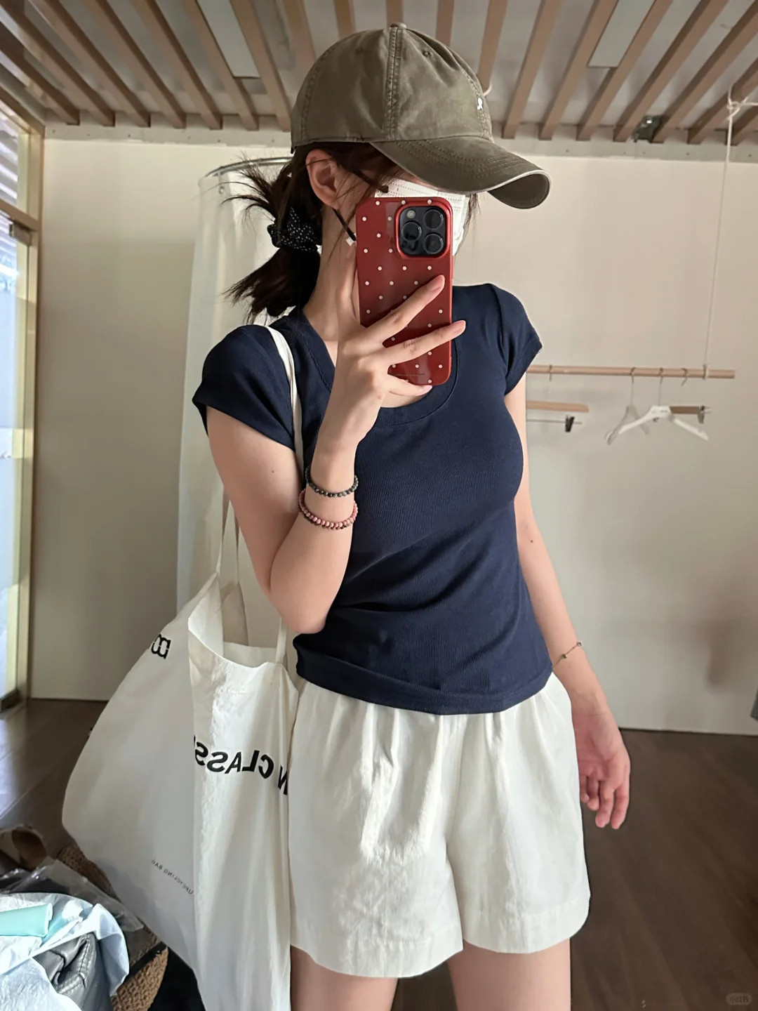 Pure Desire Hot Girl U 넥 반팔 오른쪽 어깨 티셔츠