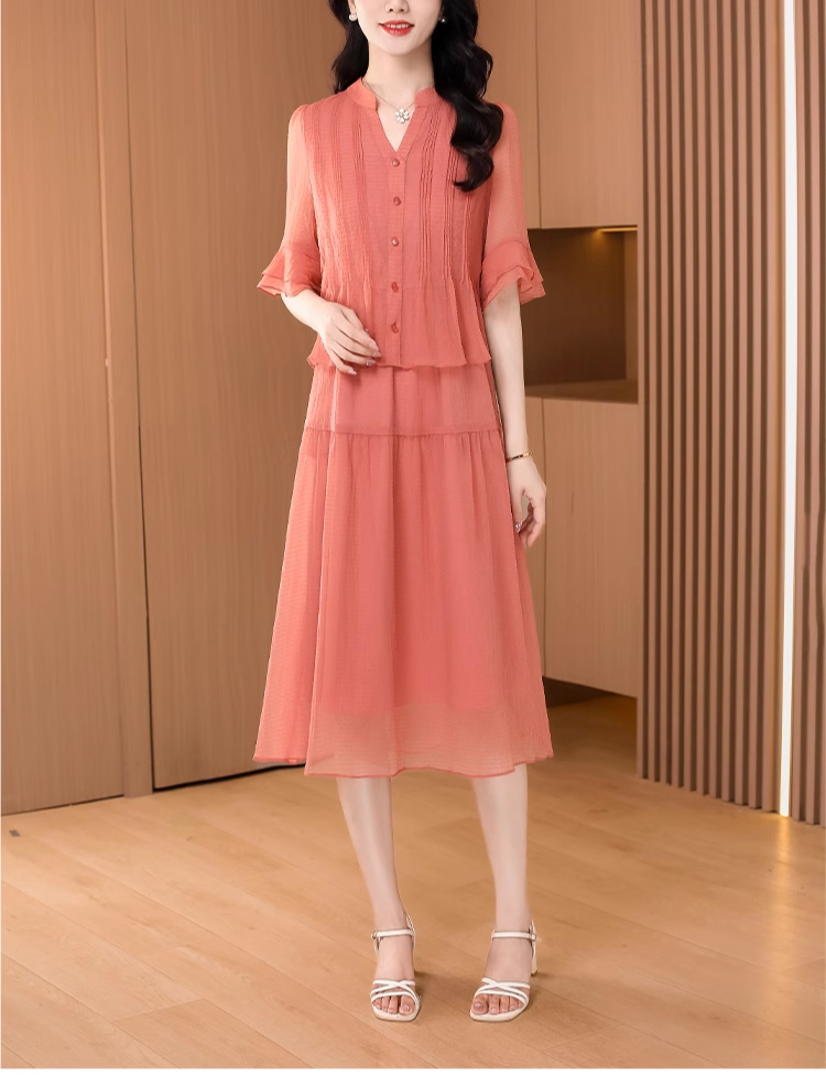 大人カジュアルなレイヤードワンピーススタイル