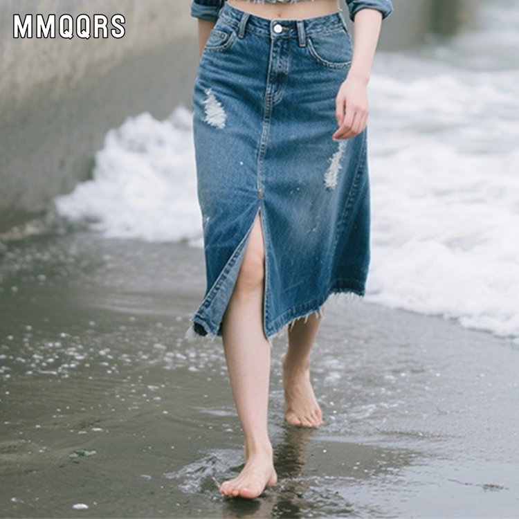 Aライン前スリットデニムのハーフスカートです