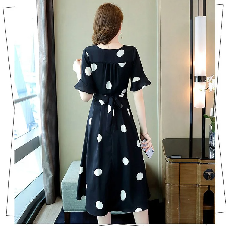 ウエストリボン付きカシュクールワンピースのディテール