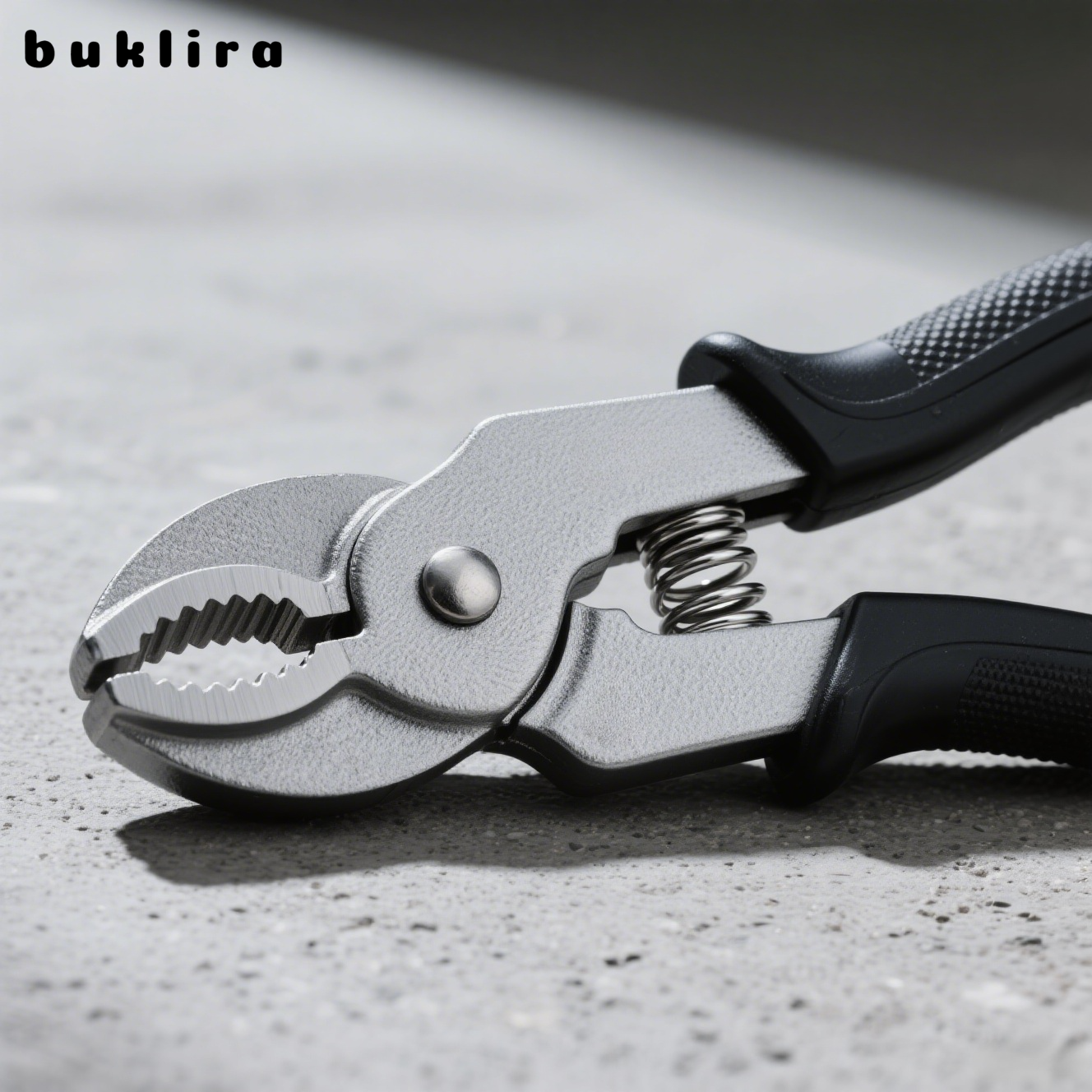 คีมจับถนัดมือ ใช้งานง่าย