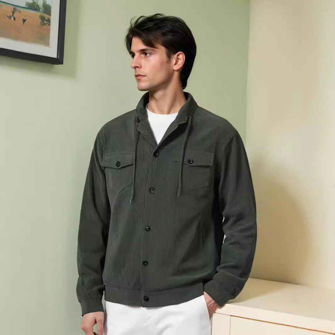 レトロな多ポケットカーゴジャケットです