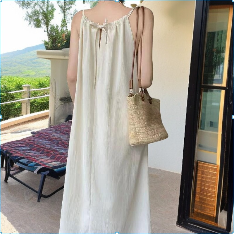 夏の新しいフランスの優しいスタイルのホルターネックのドレスは、肉を薄くニッチな怠惰なスタイルのロングスカートをカバーします