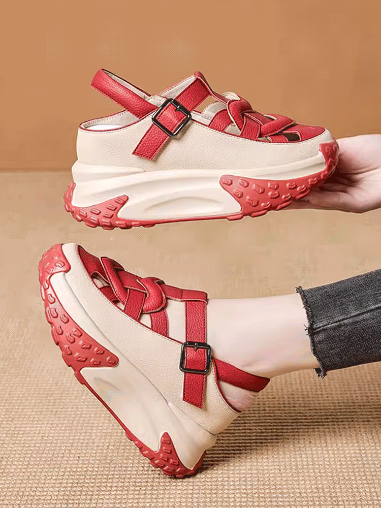 Sandalias romanas de cuero con suela gruesa