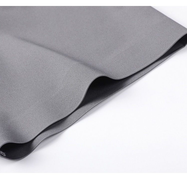 쿨링 소재로 제작된 남자 반팔 셔츠 뒷면