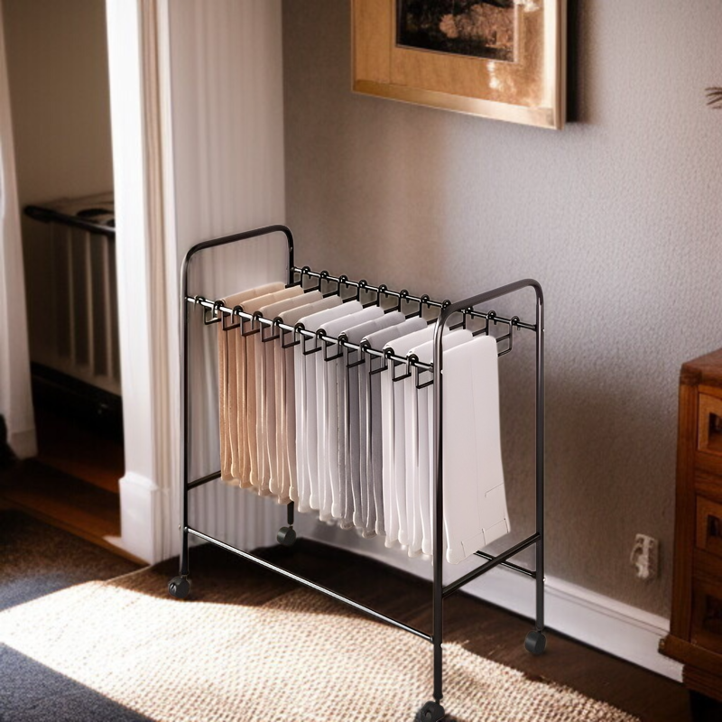 다기능 바지 선반에 바지와 스커트 정리