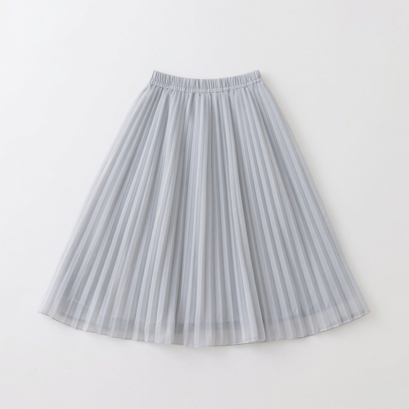 シンプルなライトグレーのプリーツスカート