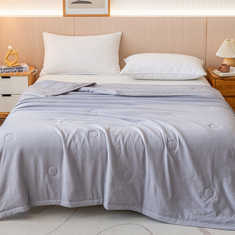 High-end summer quilt for mothers and babies