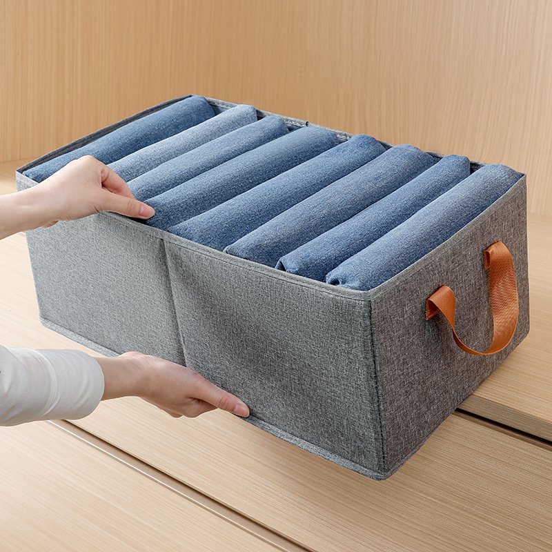 Aufbewahrungsbox für den Kleiderschrank im Haushalt