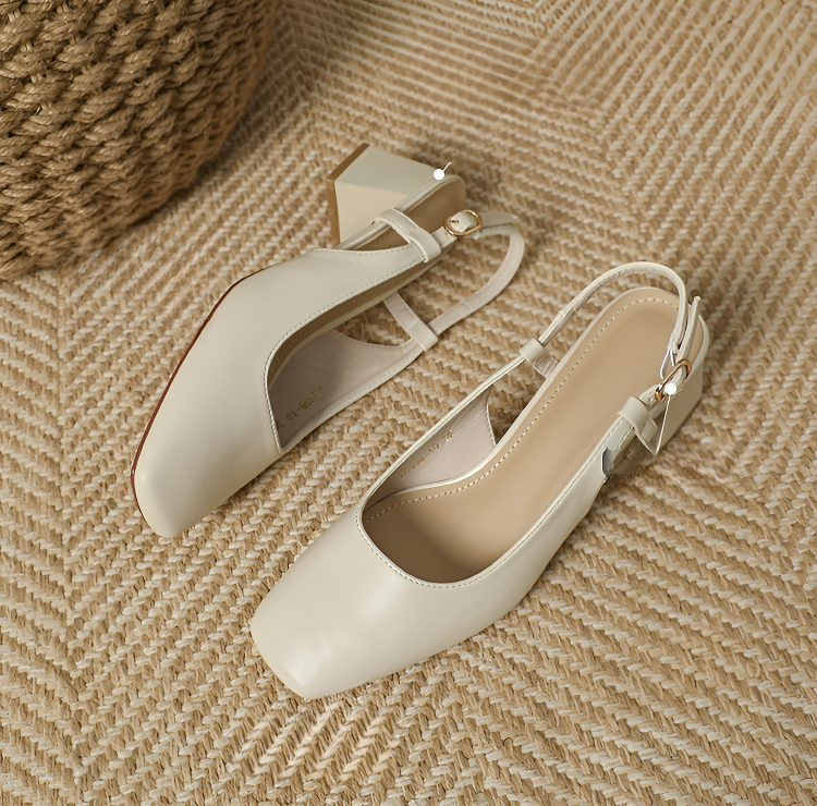 女性が履く美脚ミュールの着用イメージ