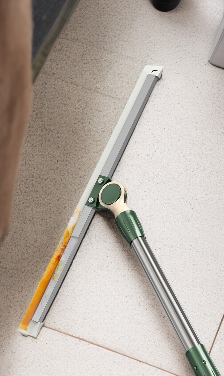 Balai magique pour entretien quotidien de la maison