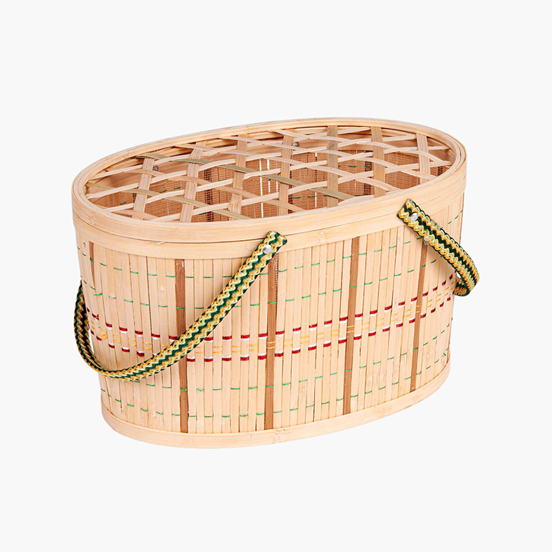 손에 대바구니를 들다