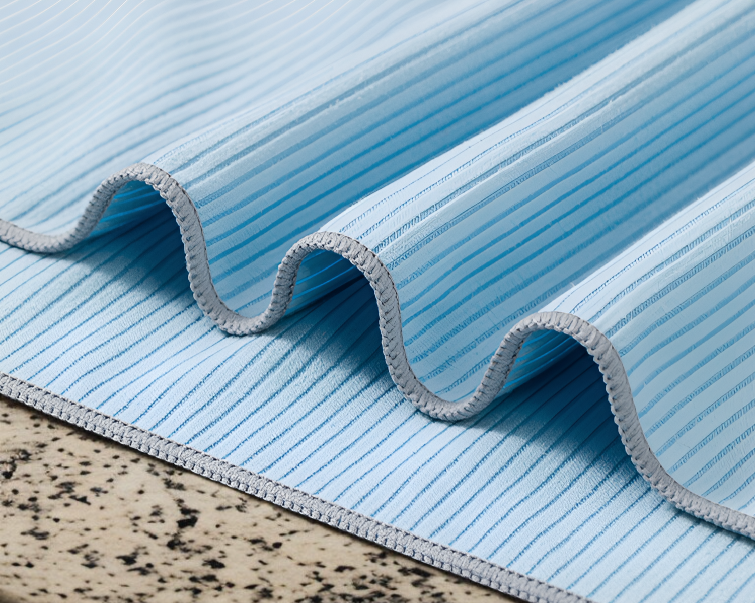 Gentle and plush women's home bath towel