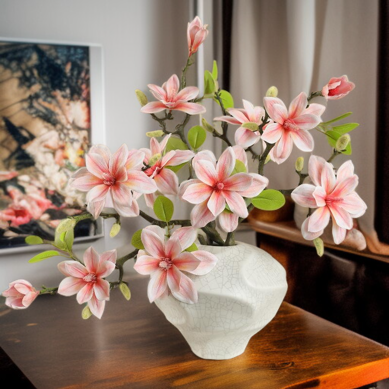 Simulovaný květ magnólie