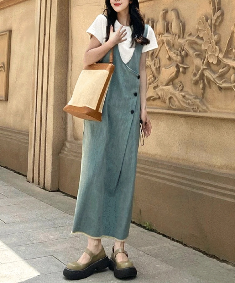 着痩せサロペットスカート