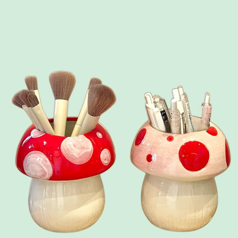 机の上にキノコが生えています～かわいい陶器のキノコのデスクトップ収納メイクブラシホルダーペンホルダー飾り