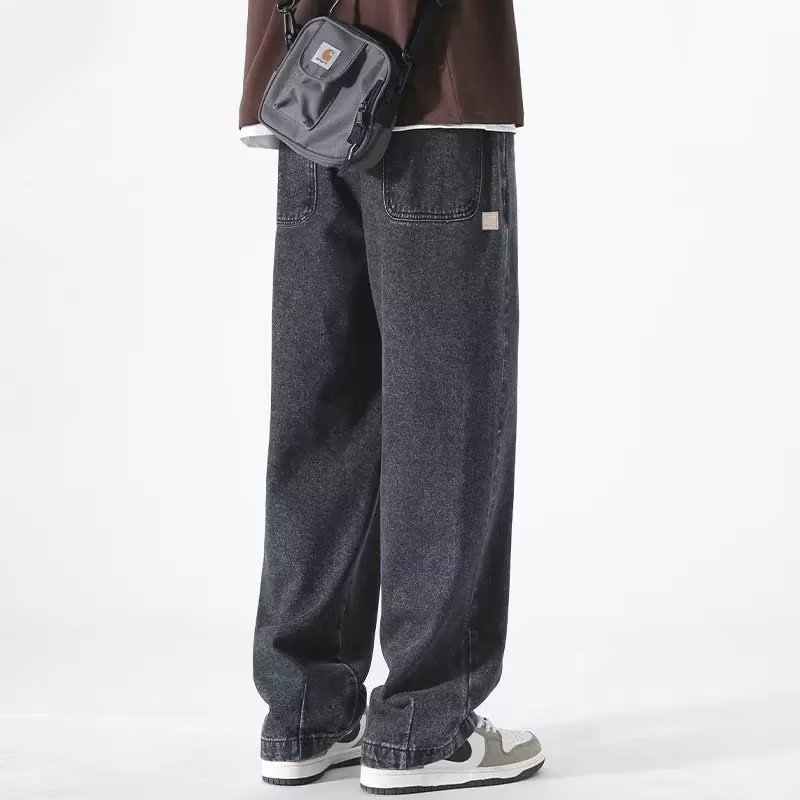 トレンドブランドのワイドパンツスタイル