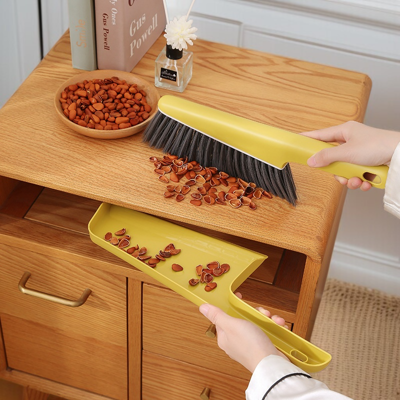 Perforated handle Dusting brush Bed Brush Set storage space multifunction Convenient use Dusting Bro