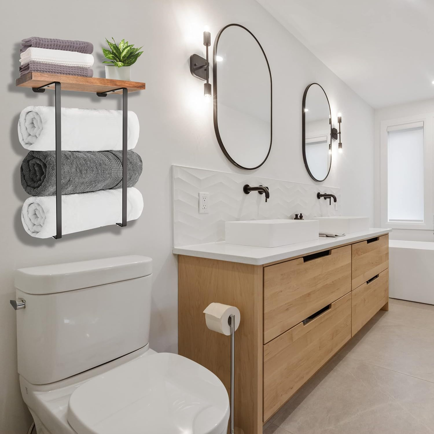 블랙 컬러의 세련된 욕실 수건걸이