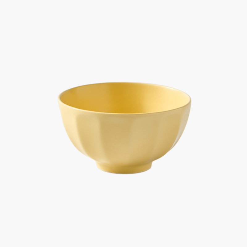 Keramikgeschirr in reinen Farben